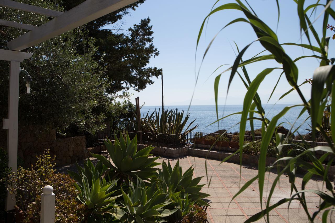 Residenza Terrazze Sul Mare Bed & Breakfast Santa Flavia Exterior photo