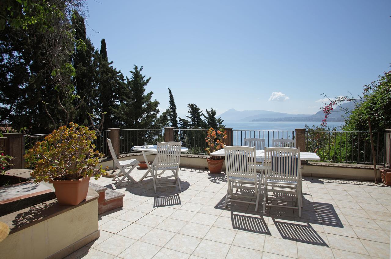 Residenza Terrazze Sul Mare Bed & Breakfast Santa Flavia Exterior photo